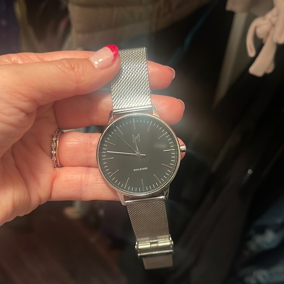 MVMT WATCH only worn a handful of times - Picture 3 of 4